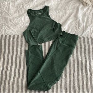 Outdoor voices size small green leggings